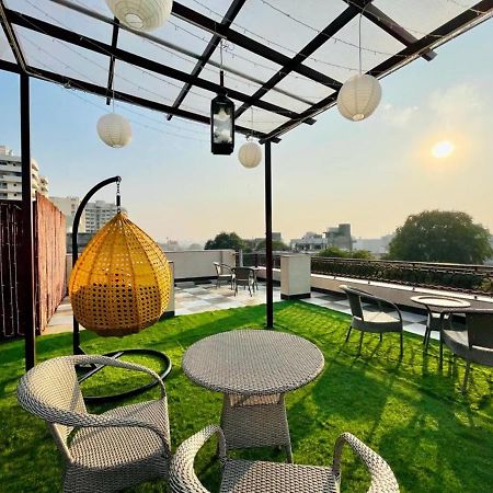 Olive Service Apartments - Golf Course Road Гургаон Экстерьер фото