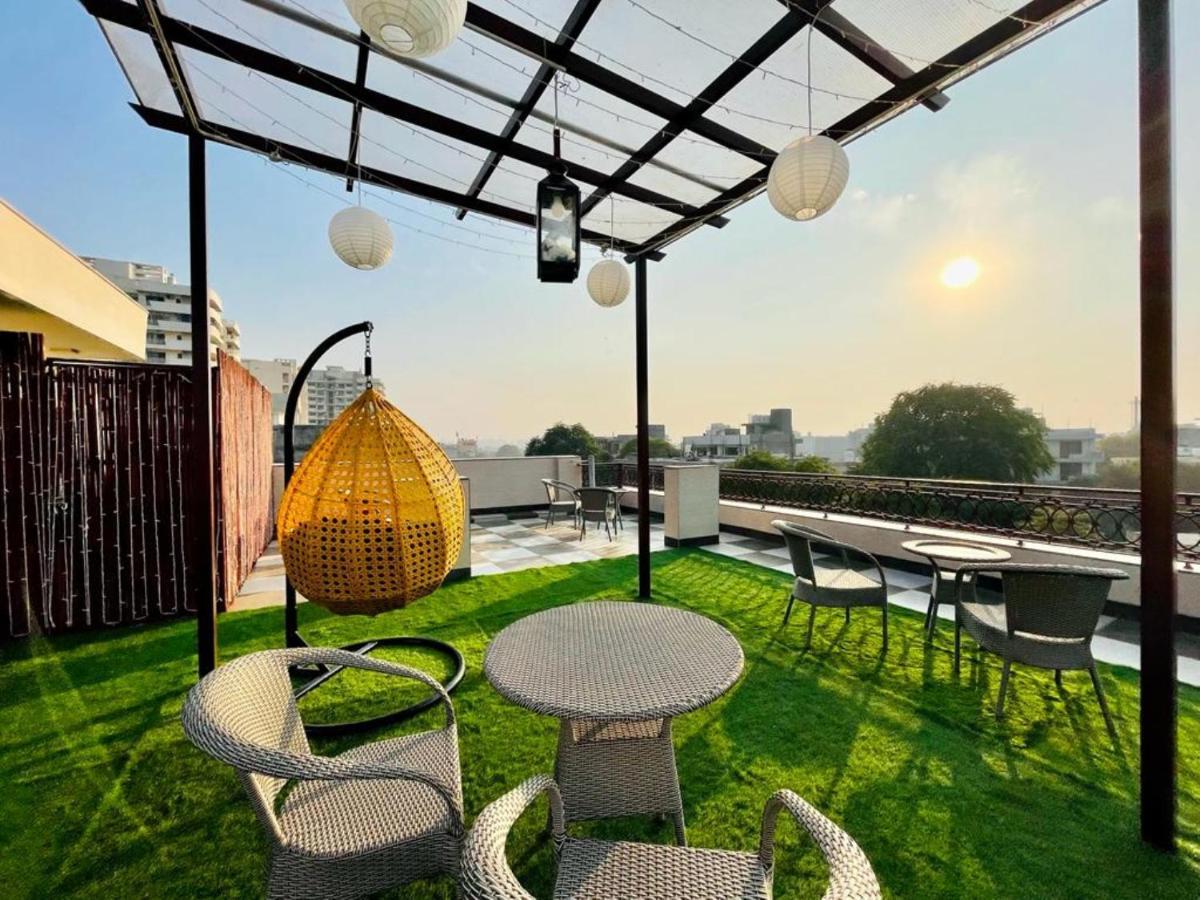 Olive Service Apartments - Golf Course Road Гургаон Экстерьер фото