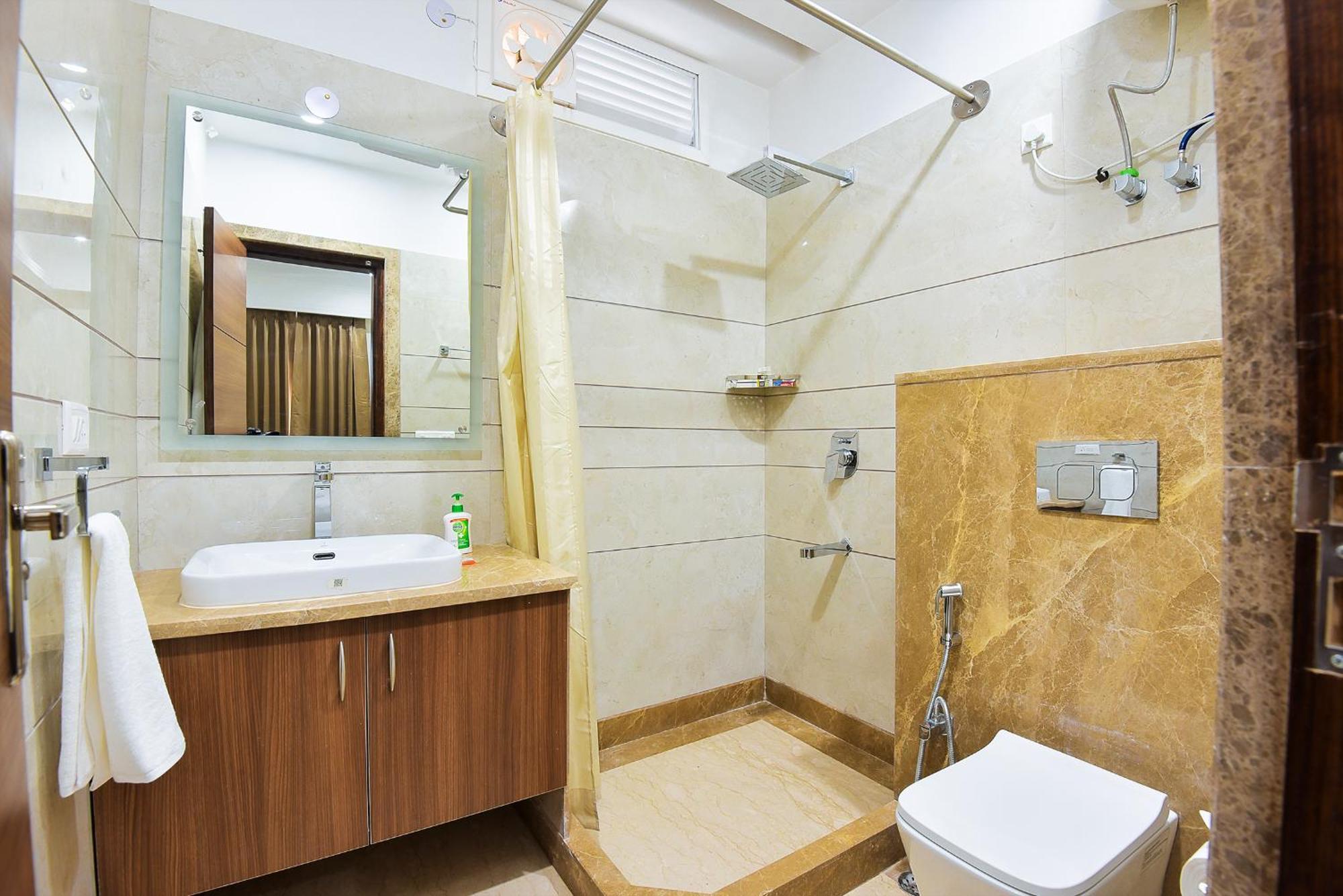 Olive Service Apartments - Golf Course Road Гургаон Экстерьер фото