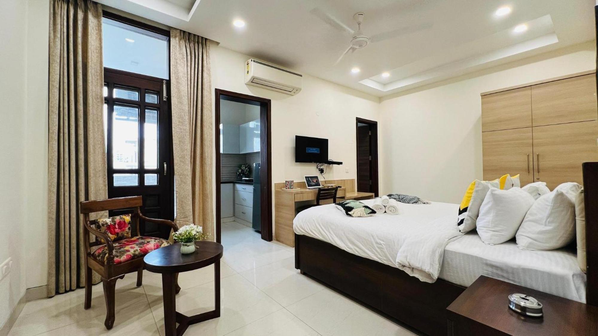 Olive Service Apartments - Golf Course Road Гургаон Номер фото
